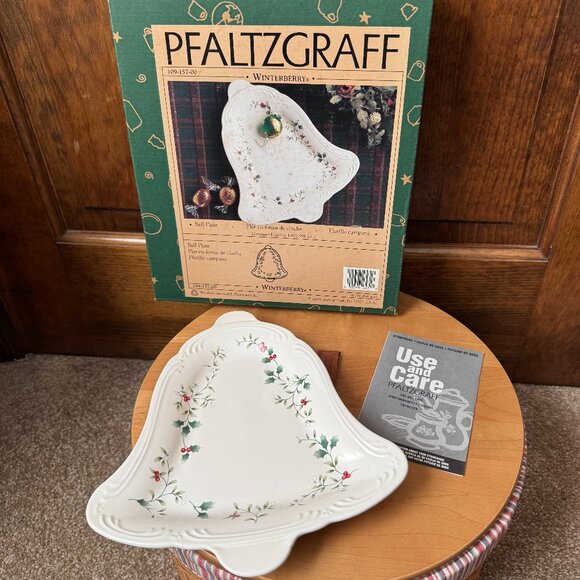 Pfaltzgraff Winterberry White w/Green Holly & Red Berries Stoneware Bell Plate - Picture 1 of 7